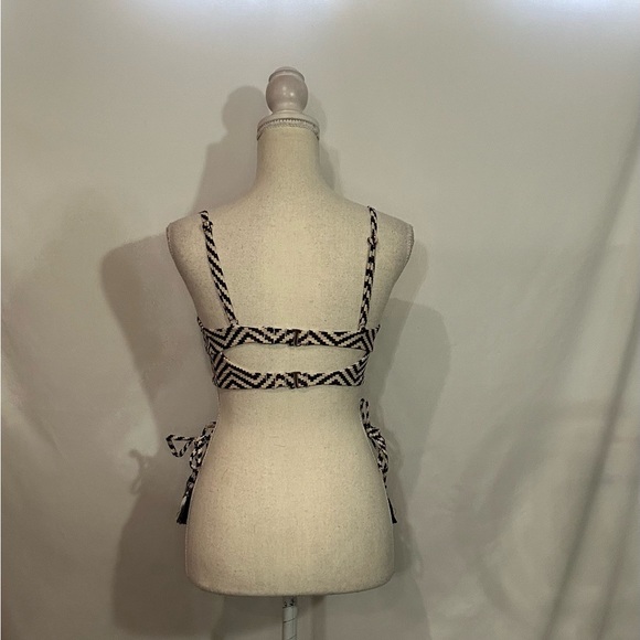 2 piece bikini - Picture 2 of 4